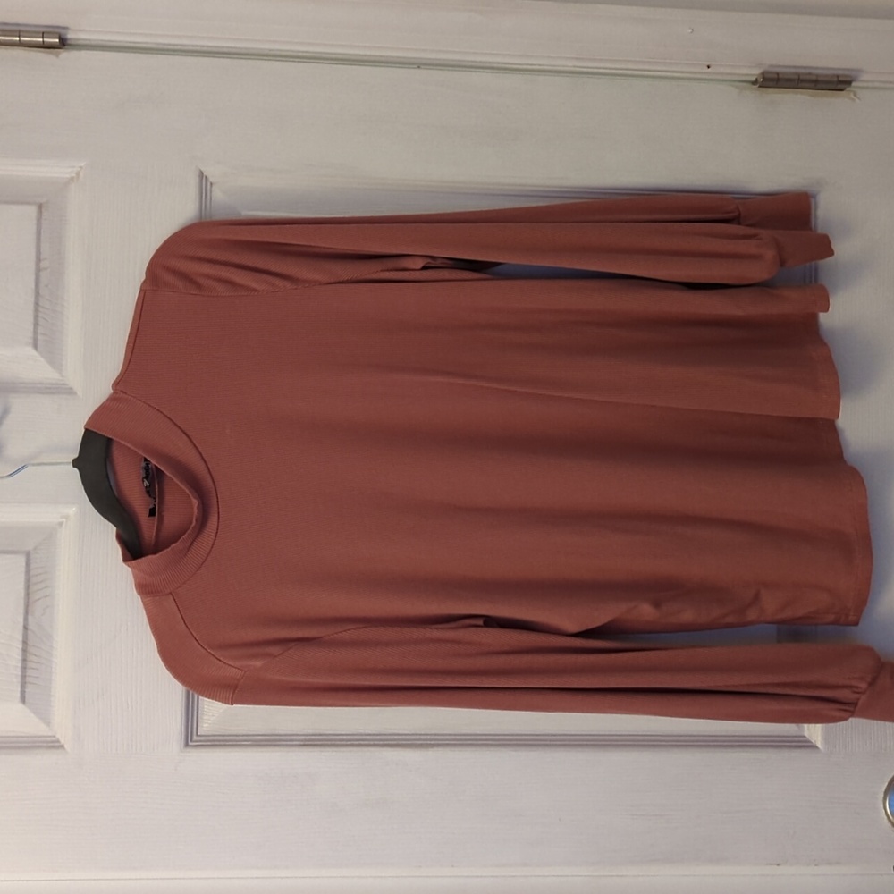 Steve Madden ribbed shirt